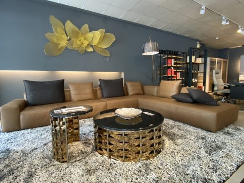耐髒的咖啡色系沙發兼具實用與時尚多項好處